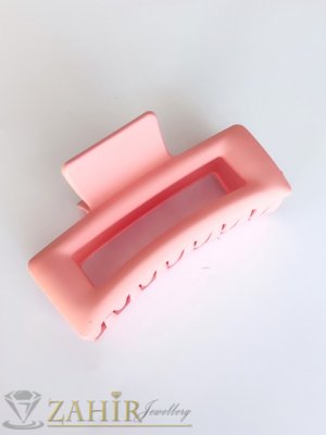 Бледо розова силиконова щипка с размери 10,5 на 5 см, матова, стабилно захващане  - ST1144